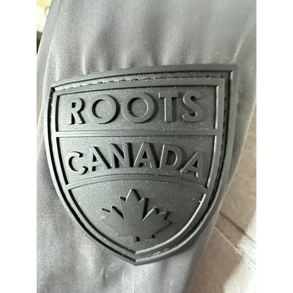 Roots Canada Men's S Hooded Zip Front Jacket Windbreaker Black EUC - Picture 8 of 8